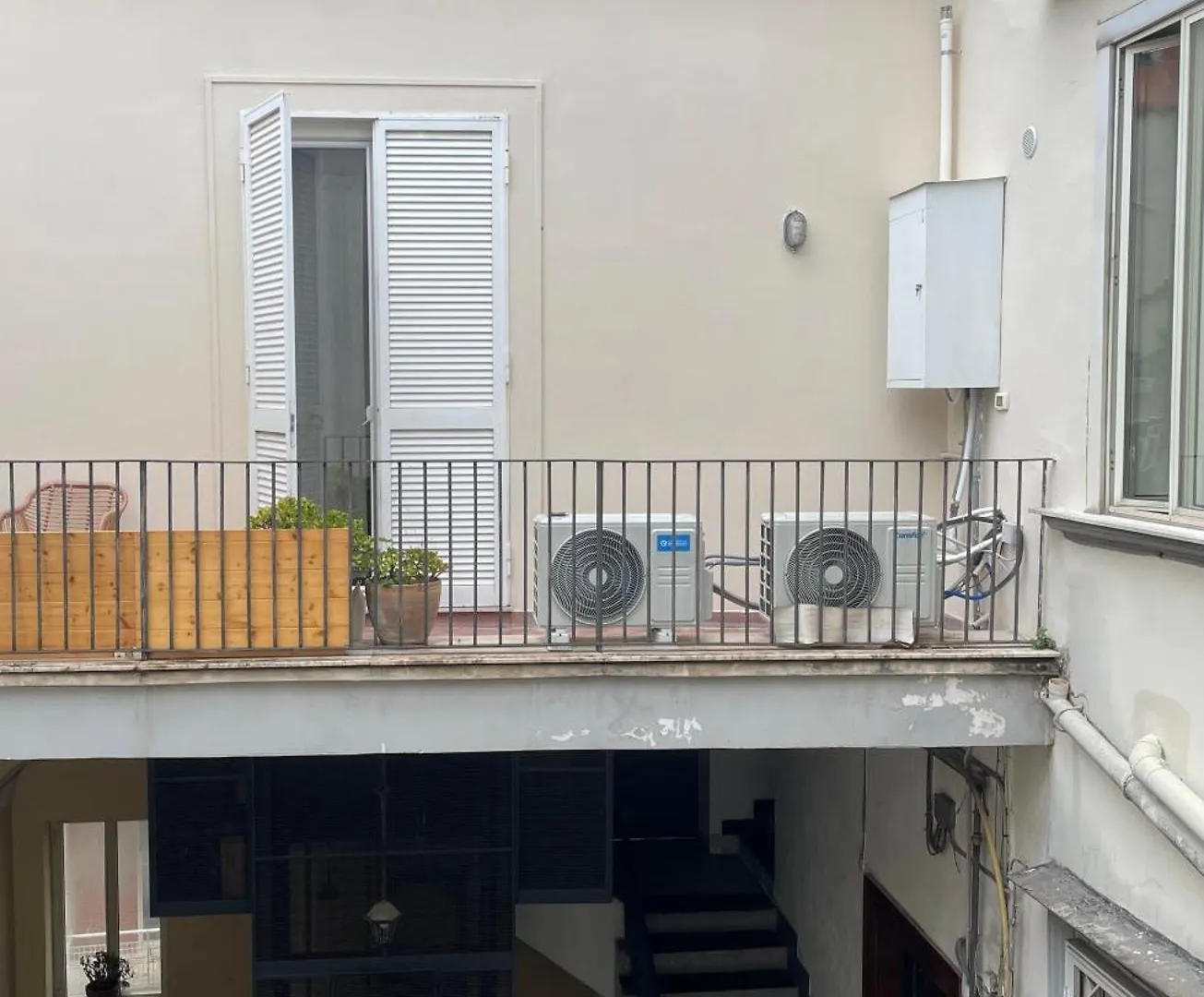 View Room Naples Homestay