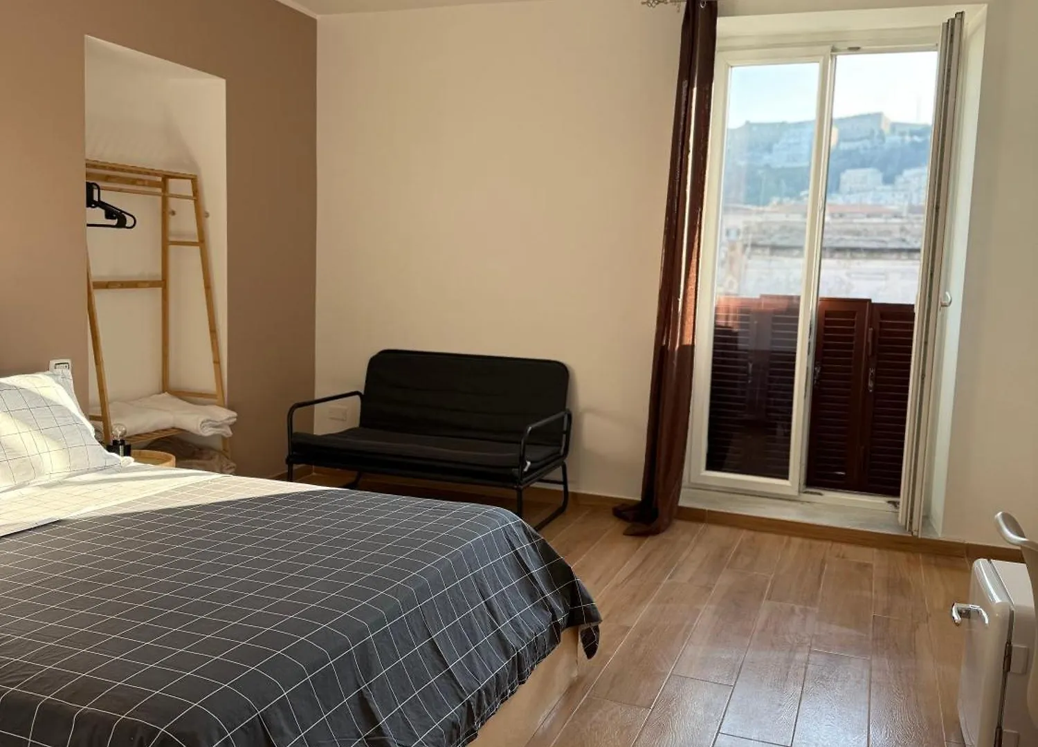 View Room Naples Homestay